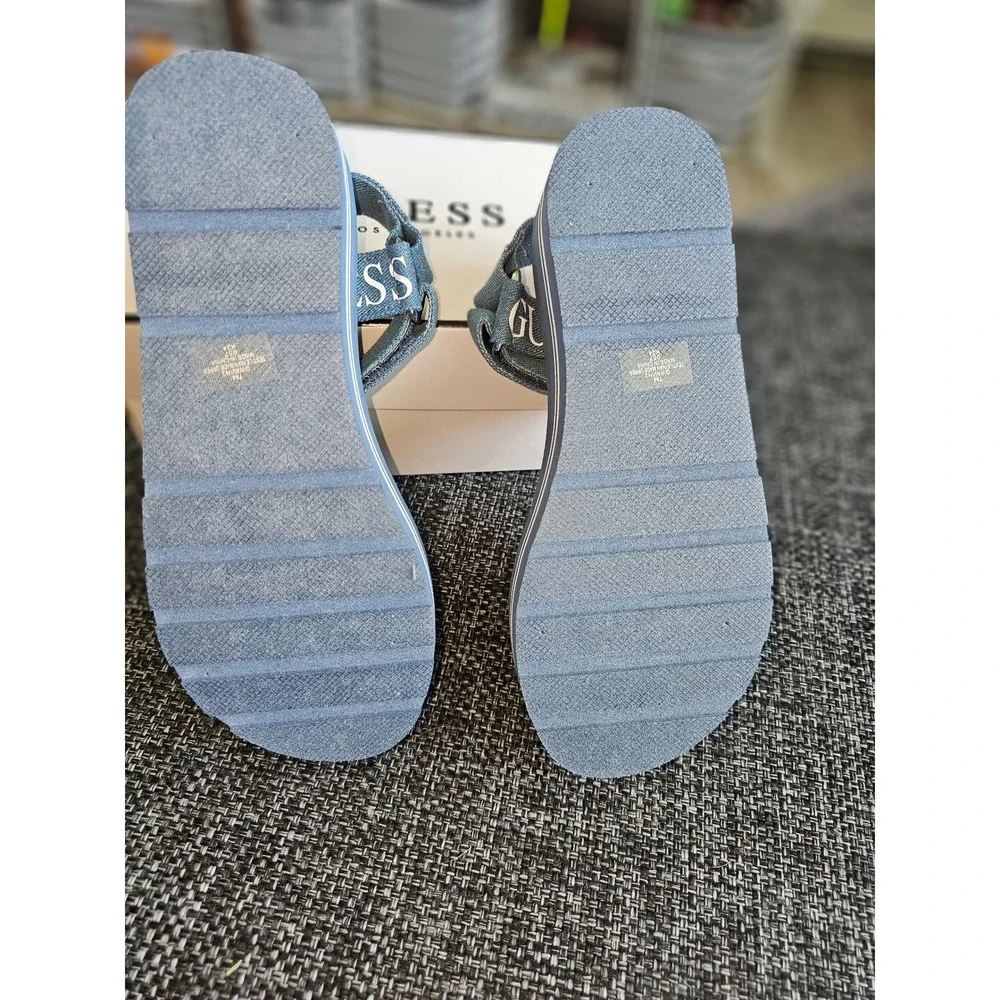 Guess AVIN3 Platform Sandals Womens 7 Medium Blue New Denim Logo Straps